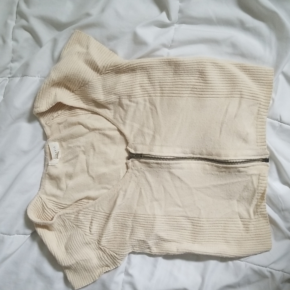 Pacsun cream baby tshirt crop top in size medium
